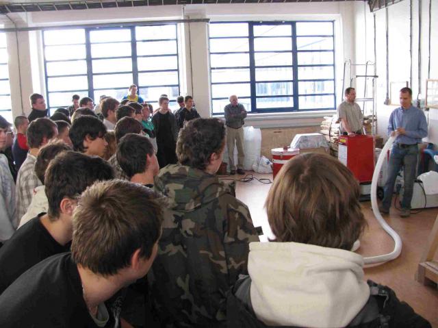 PREZENTACE FIREM PREZENTACE FIREM