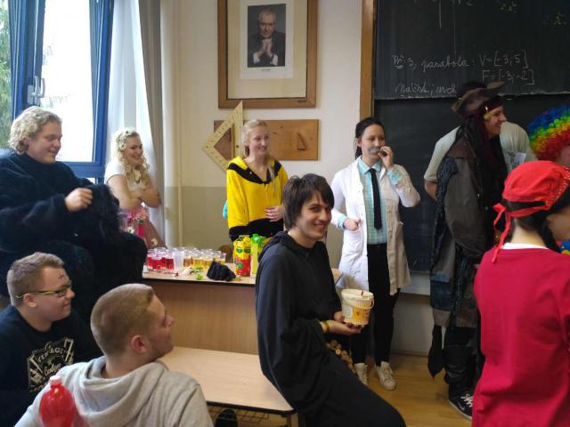 POSLEDNÍ ZVONĚNÍ POSLEDNÍ ZVONĚNÍ
