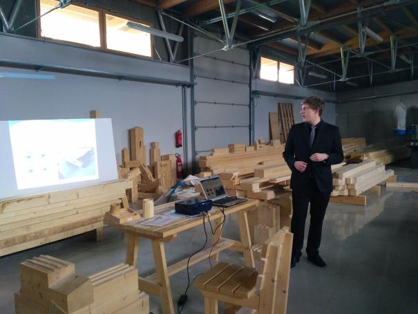 PREMIÉROVÁ MATURITNÍ OBHAJOBA V CNC CENTRU PREMIÉROVÁ MATURITNÍ OBHAJOBA V CNC CENTRU