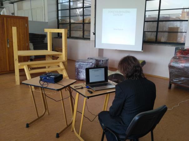 PREMIÉROVÁ MATURITNÍ OBHAJOBA V CNC CENTRU PREMIÉROVÁ MATURITNÍ OBHAJOBA V CNC CENTRU