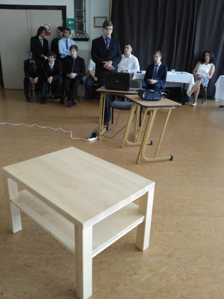 PREMIÉROVÁ MATURITNÍ OBHAJOBA V CNC CENTRU PREMIÉROVÁ MATURITNÍ OBHAJOBA V CNC CENTRU
