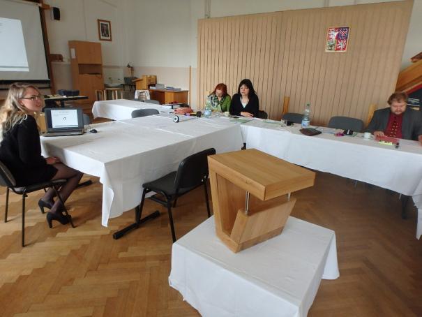 PREMIÉROVÁ MATURITNÍ OBHAJOBA V CNC CENTRU PREMIÉROVÁ MATURITNÍ OBHAJOBA V CNC CENTRU