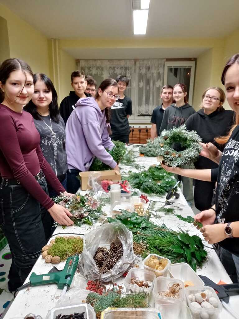 STŘÍPKY Z DOMOVA MLÁDEŽE - Vánoce, Vánoce přicházejí… STŘÍPKY Z DOMOVA MLÁDEŽE - Vánoce, Vánoce přicházejí…