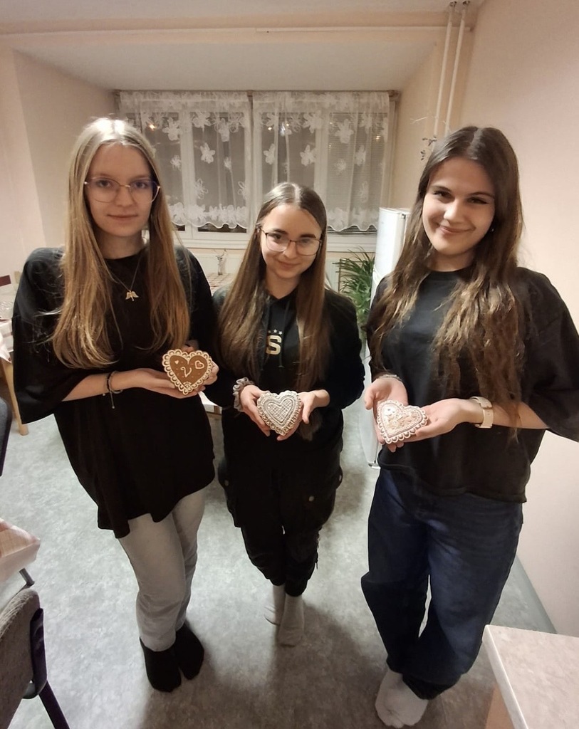 KRÁTKÁ EXKURZE DO UMĚNÍ DLOUHÉHO STOLETÍ
