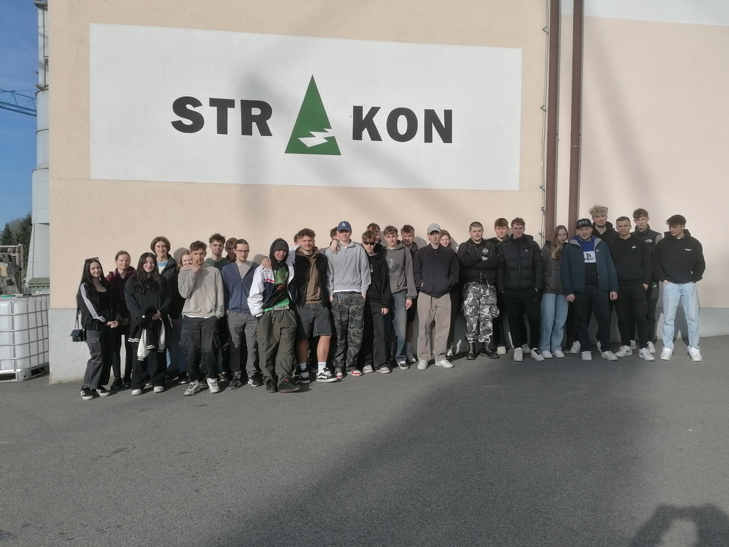 ZPÁTKY VE STRAKONU ZPÁTKY VE STRAKONU