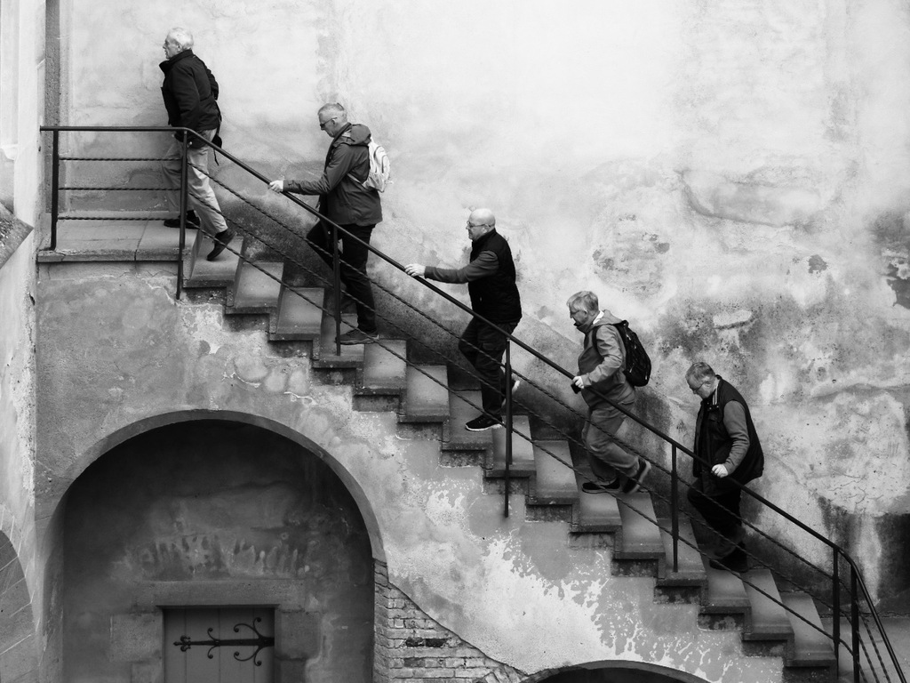 Z KARLŠTEJNA DO NIŽBORU Z KARLŠTEJNA DO NIŽBORU