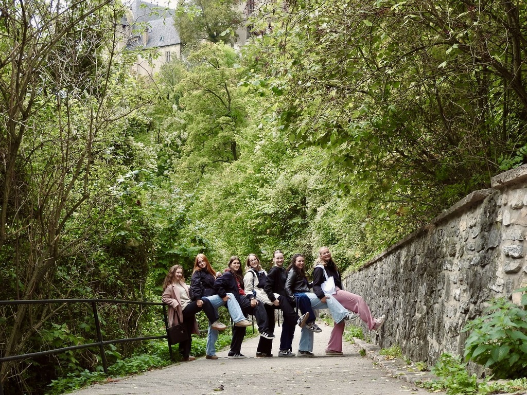 Z KARLŠTEJNA DO NIŽBORU Z KARLŠTEJNA DO NIŽBORU