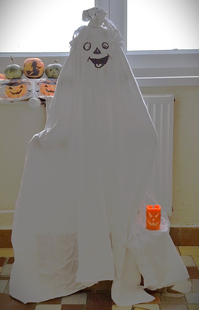 HALLOWEEN MOVIE NIGHT