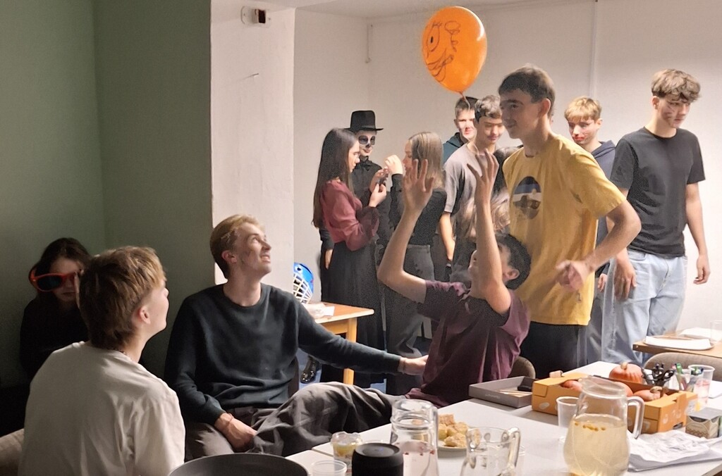 HALLOWEEN MOVIE NIGHT