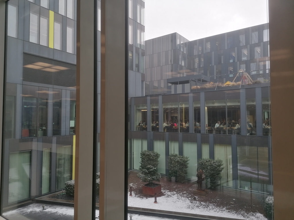 JINÝ KRAJ, JINÝ MRAV