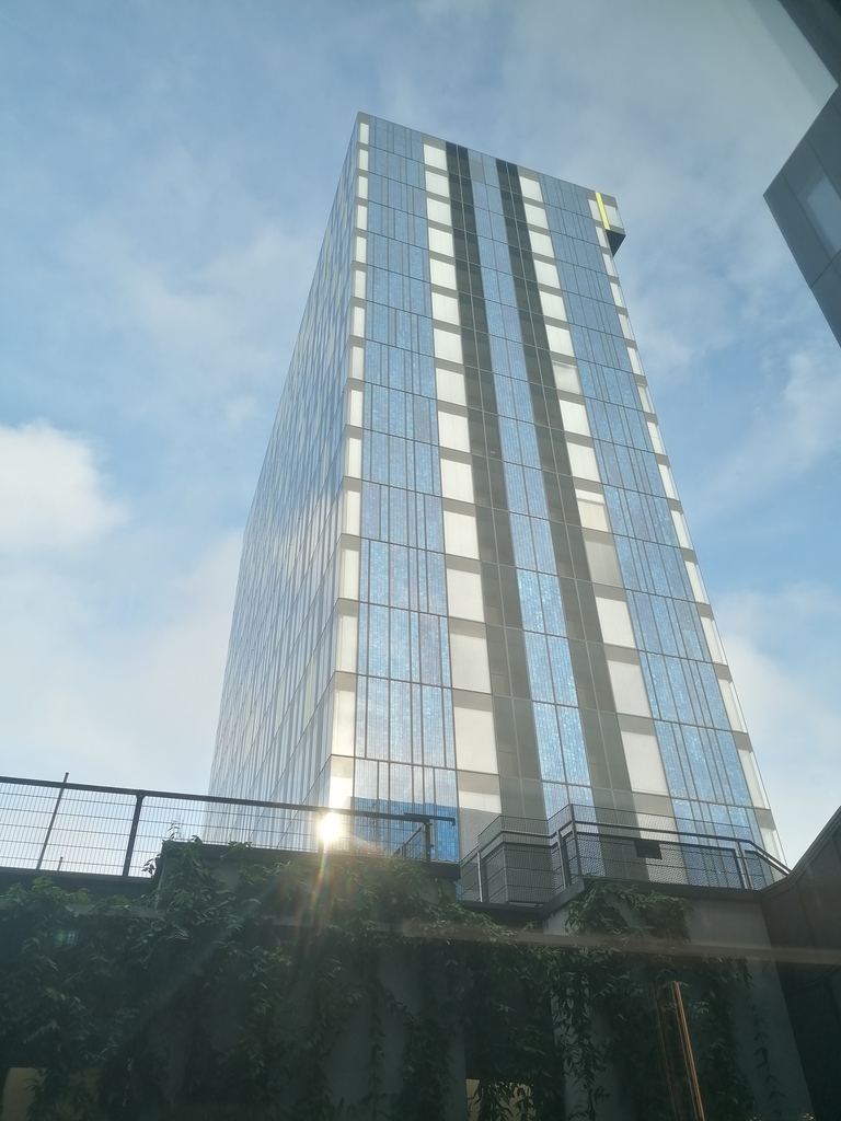 JINÝ KRAJ, JINÝ MRAV