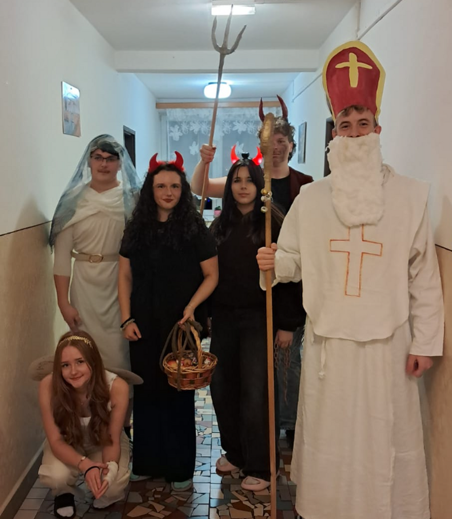 MIKULÁŠSKÁ INVAZE NA DM.