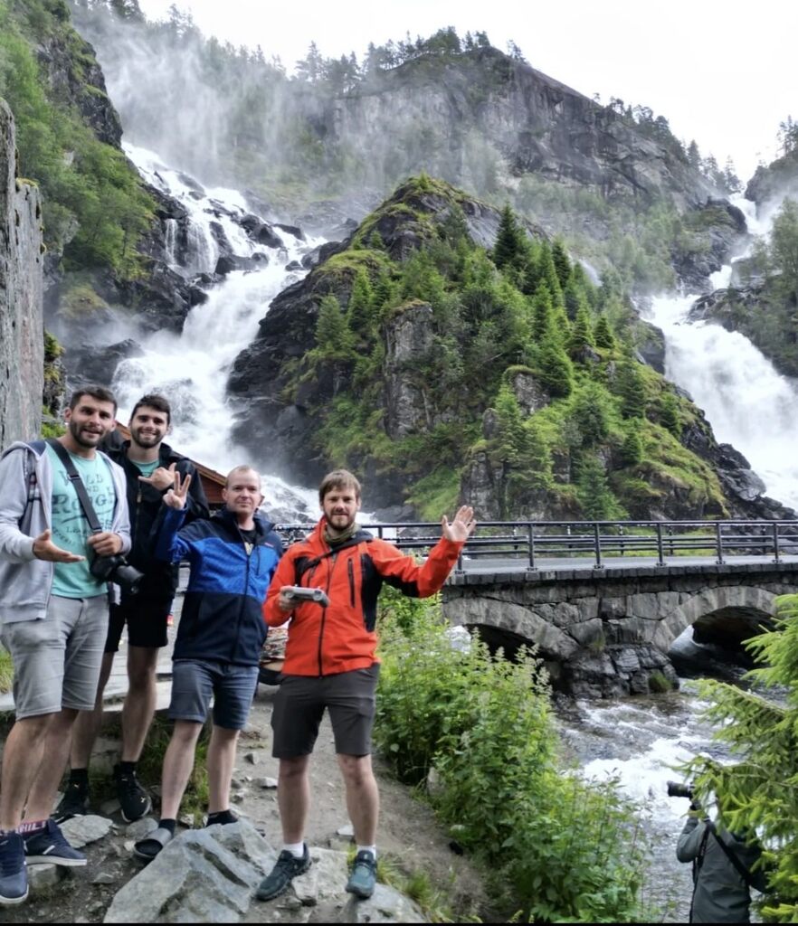 AUTEM ZA 4. 500 AŽ NA KONEC EVROPY