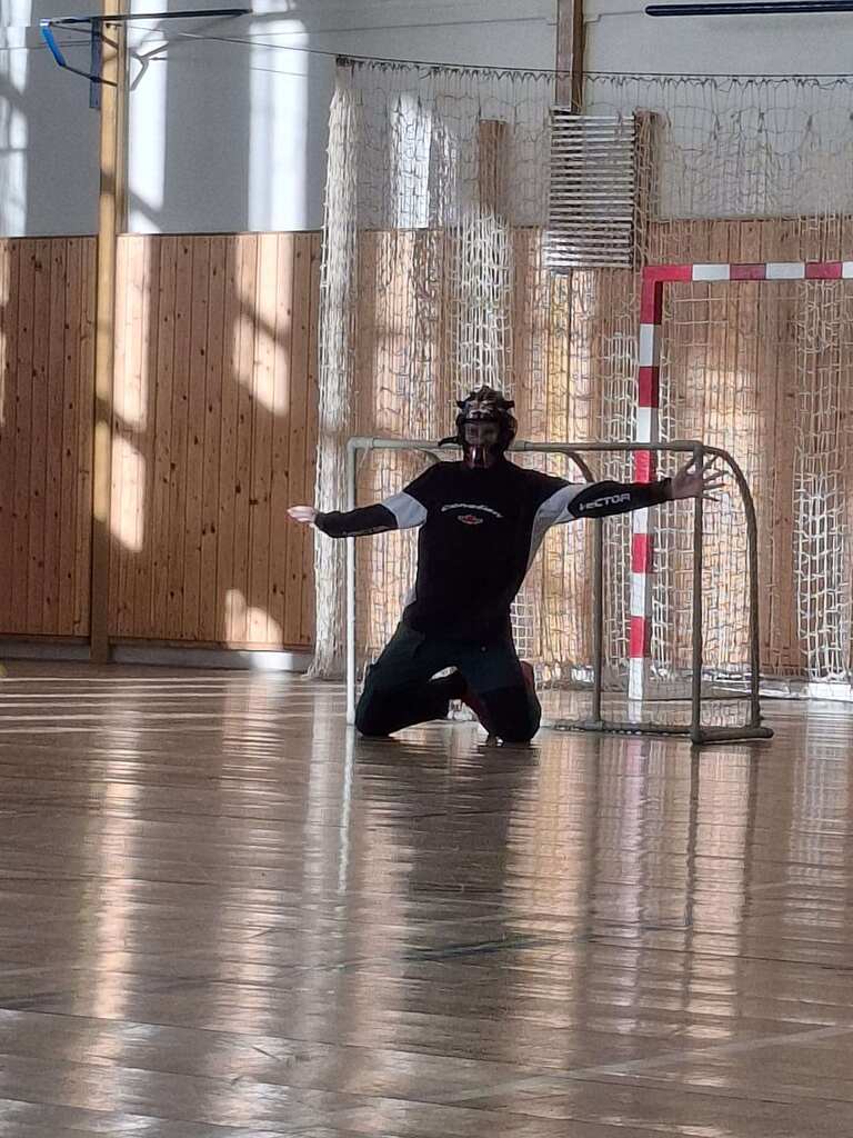 BAKERS OVLÁDLI PALUBOVKU:  REPORTÁŽ Z FUTSALOVÉHO TURNAJE NA VOŠ A SPŠ VOLYNĚ