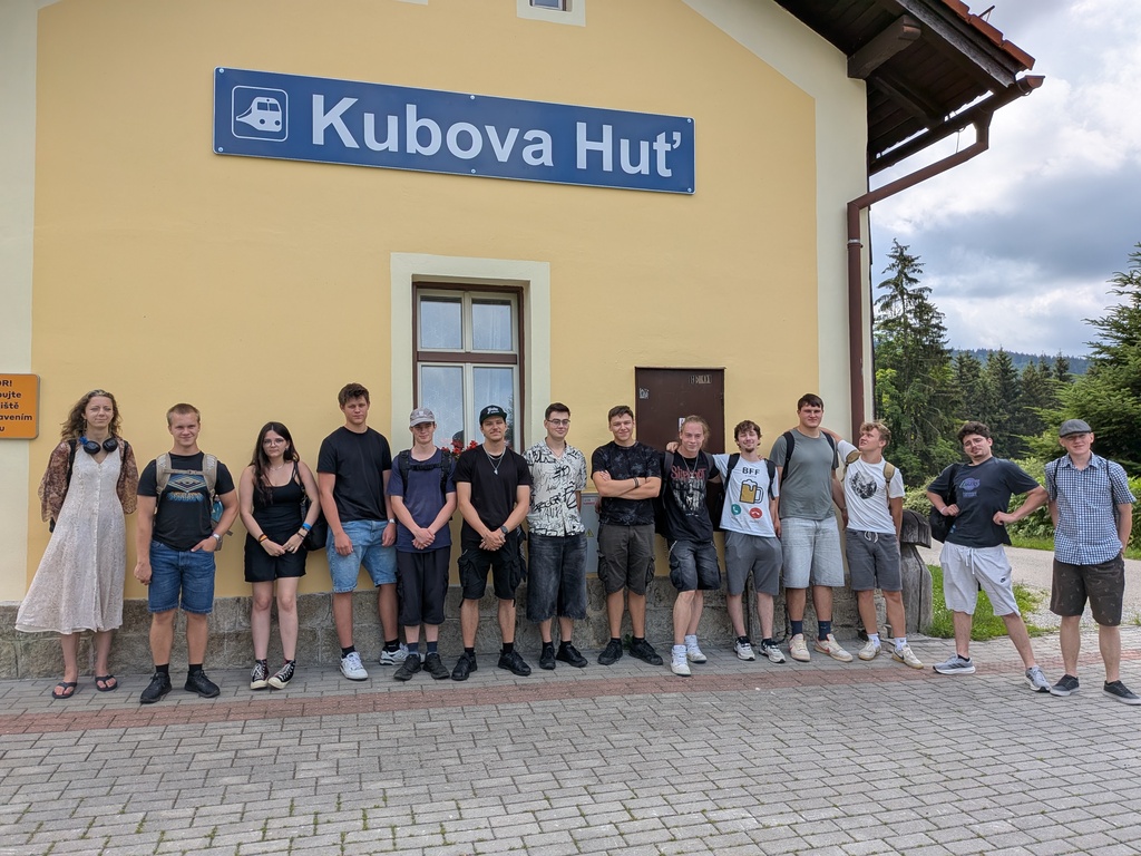 ZÁBAVA I ODBORNOST