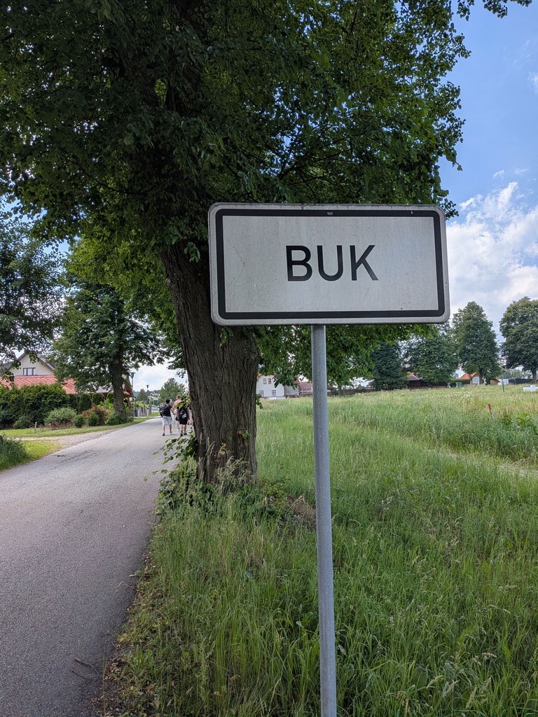 ZÁBAVA I ODBORNOST